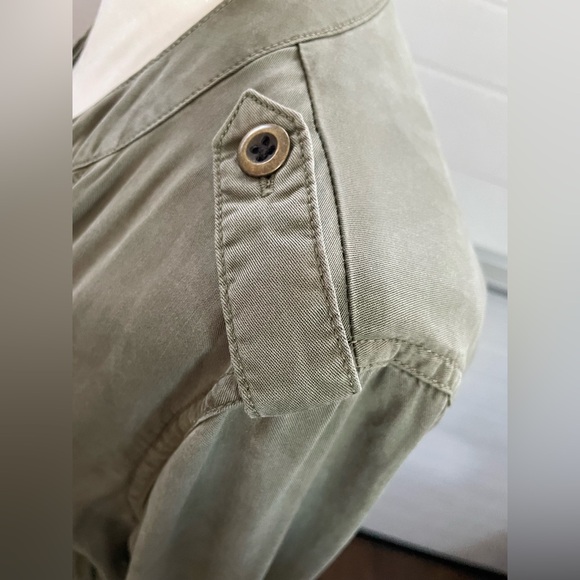 Lightweight jacket - Picture 2 of 7